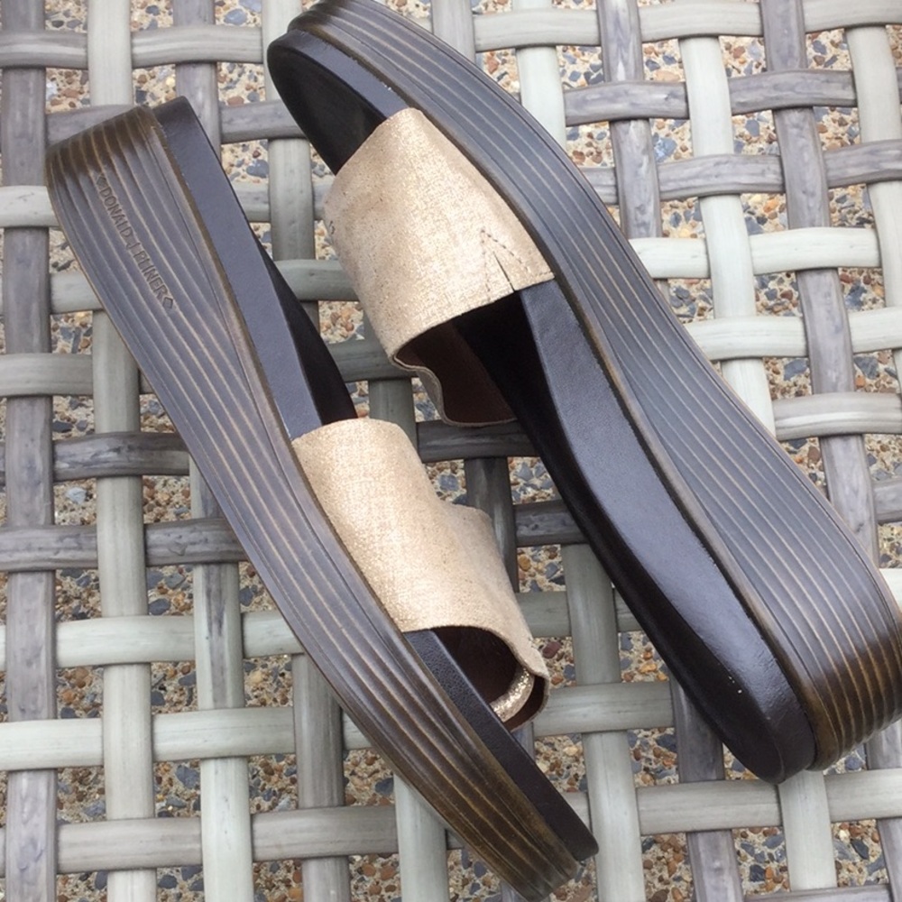 Donald J. Pliner neutral slide sandal